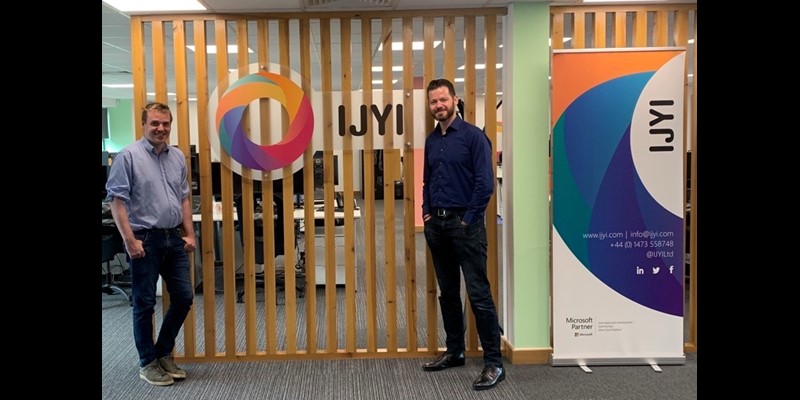 Ipswich MP Tom Hunt Visits IJYI